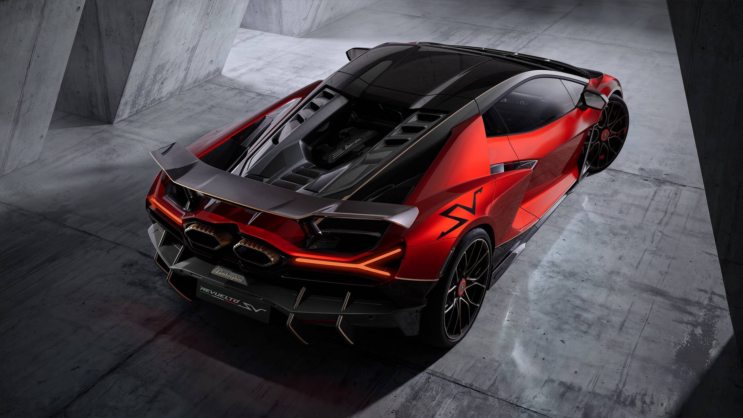 Revuelto SV rear three-quarter, powertrain detail