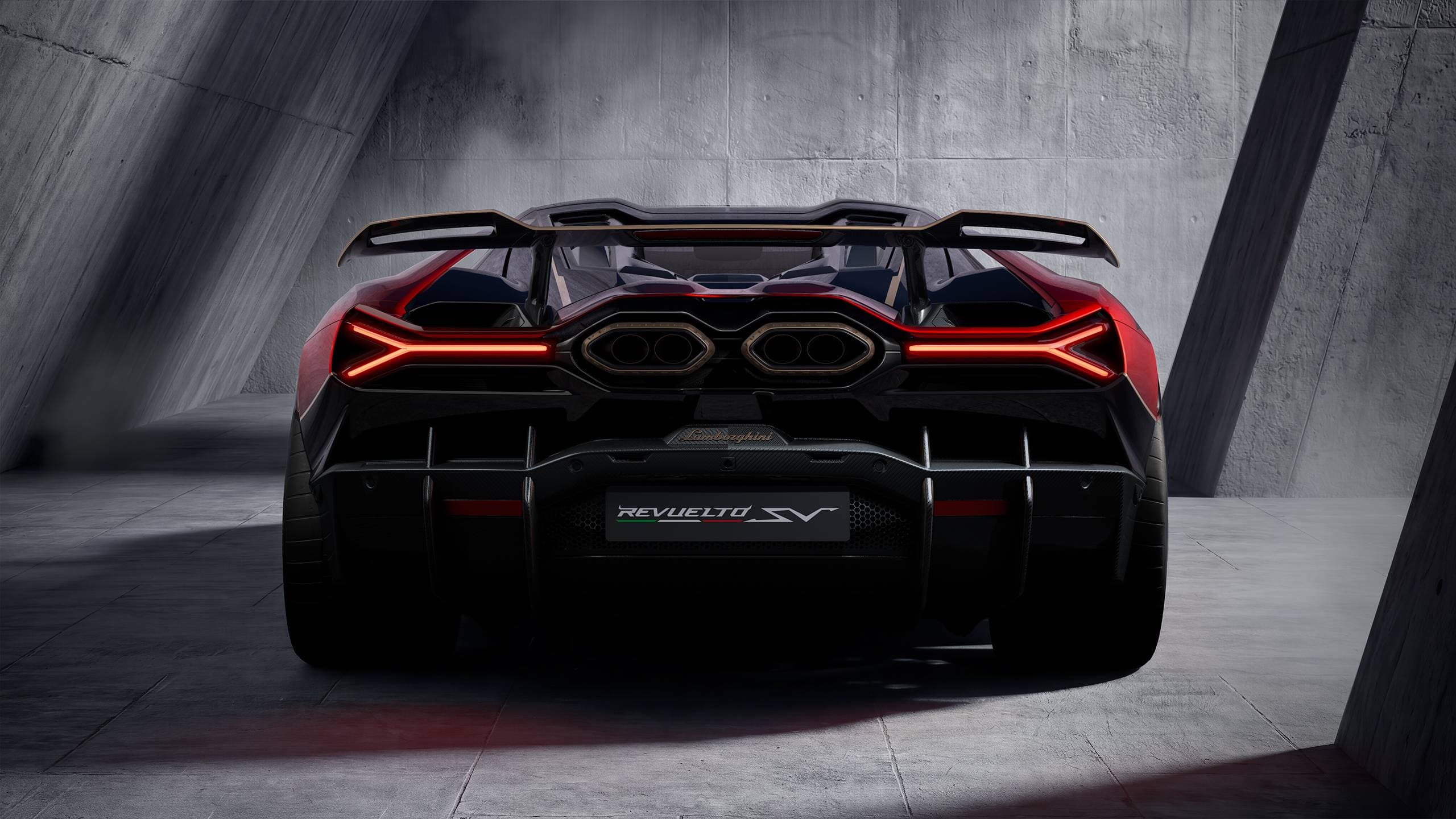 Revuelto SV top down, chassis silhouette